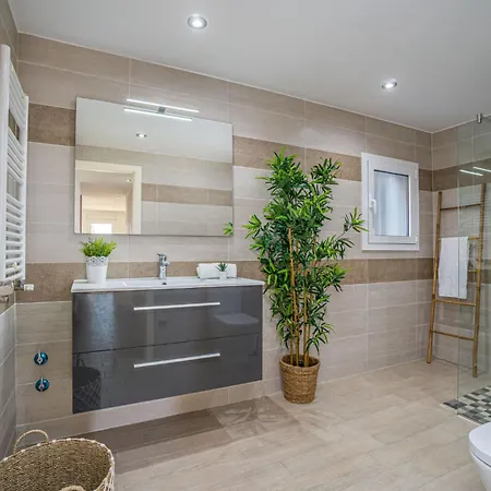 Panorama By Interhome Palau-Saverdera